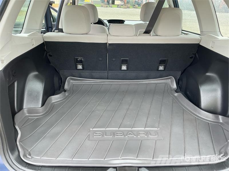 Subaru Forester AWD SUV Avtomobili