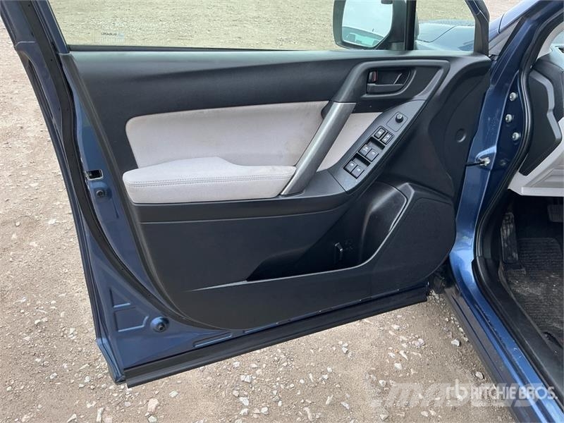 Subaru Forester AWD SUV Avtomobili
