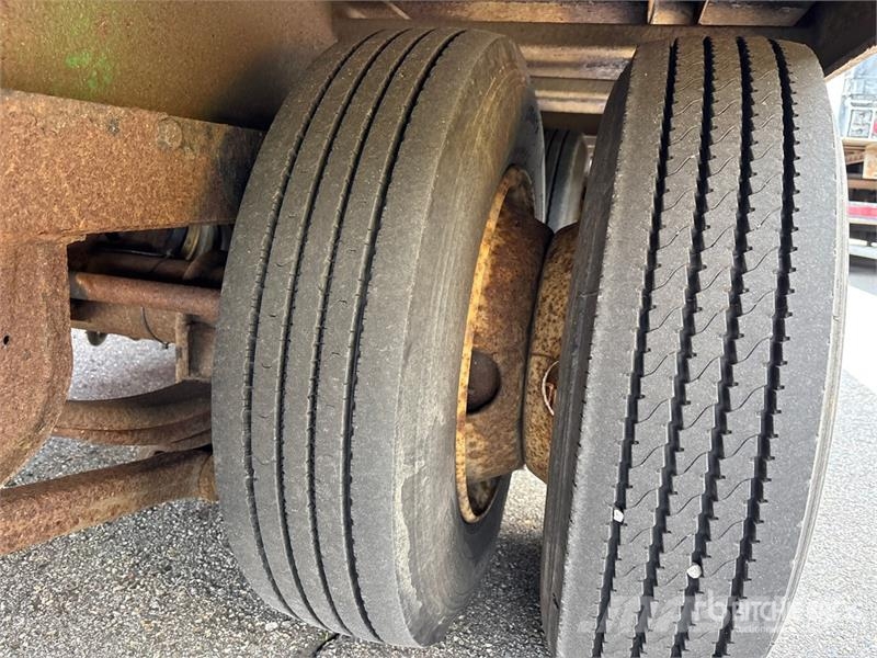 Superline DO20T492CDU 40 ft T/A Sliding Axle Container Trail Remolques portacontenedores