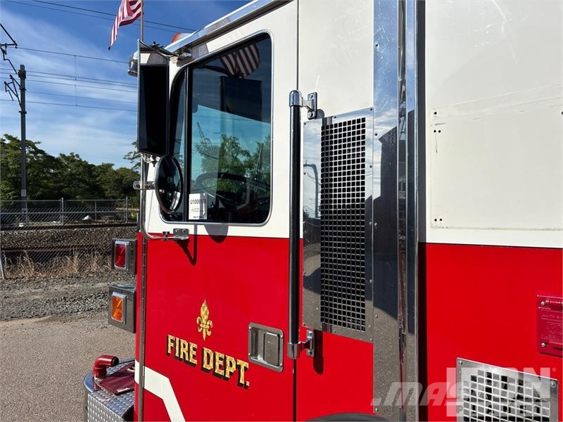 Sutphen Deluge 4x2 Crew Cab Fire Truck Hasičské vozy