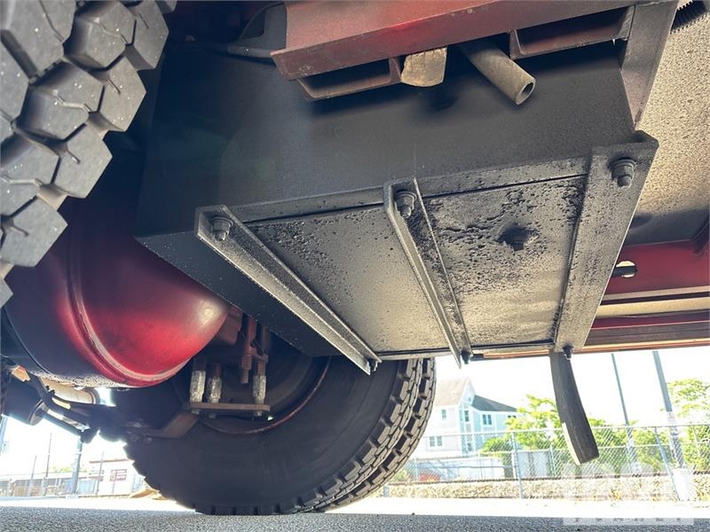 Sutphen Deluge 4x2 Crew Cab Fire Truck Hasičské vozy