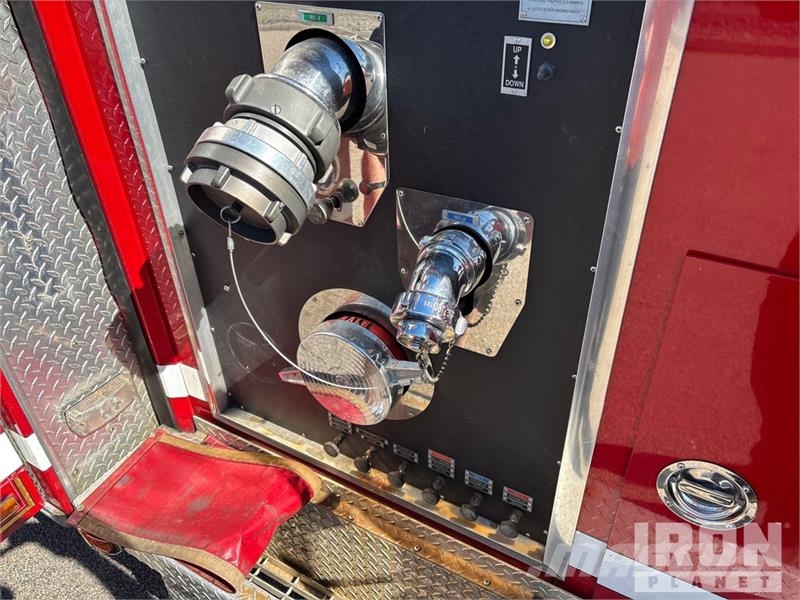 Sutphen Deluge 4x2 Crew Cab Fire Truck Hasičské vozy