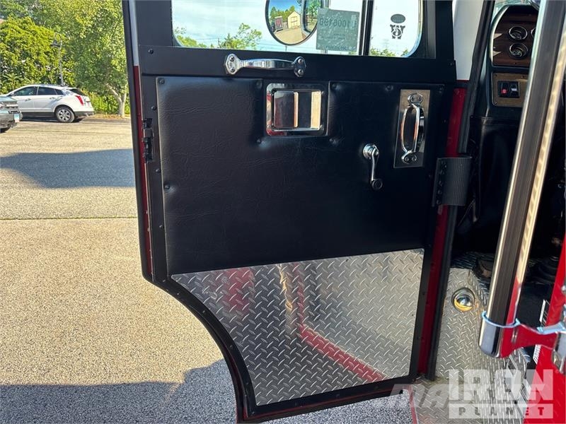 Sutphen Deluge 4x2 Crew Cab Fire Truck Hasičské vozy