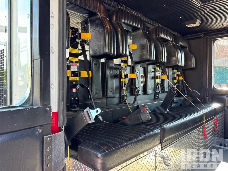 Sutphen Deluge 4x2 Crew Cab Fire Truck Hasičské vozy