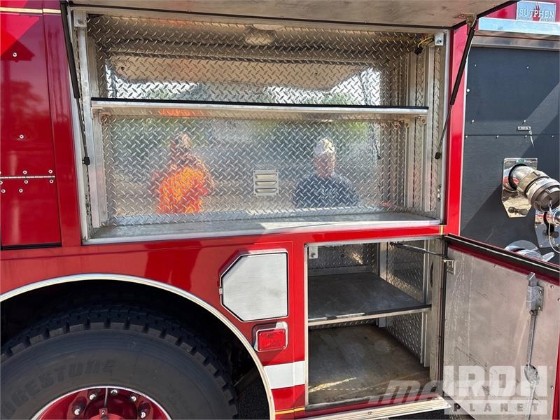 Sutphen Deluge 4x2 Crew Cab Fire Truck Hasičské vozy
