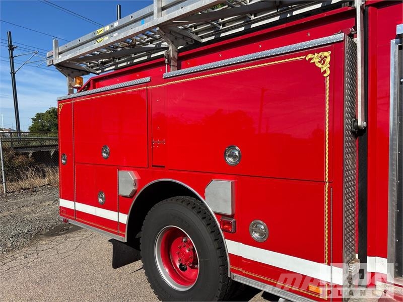 Sutphen Deluge 4x2 Crew Cab Fire Truck Hasičské vozy