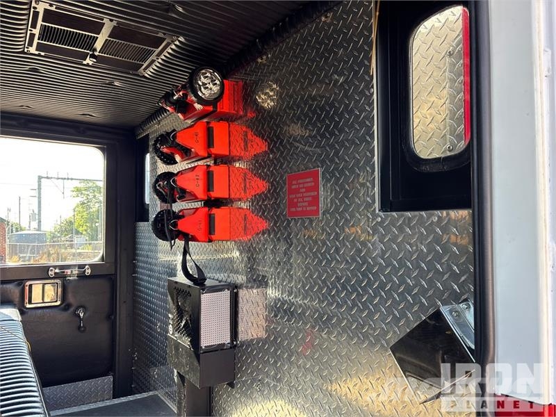 Sutphen Deluge 4x2 Crew Cab Fire Truck Hasičské vozy