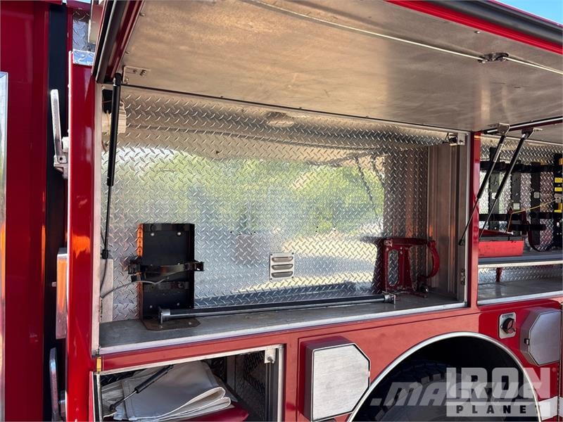 Sutphen Deluge 4x2 Crew Cab Fire Truck Hasičské vozy
