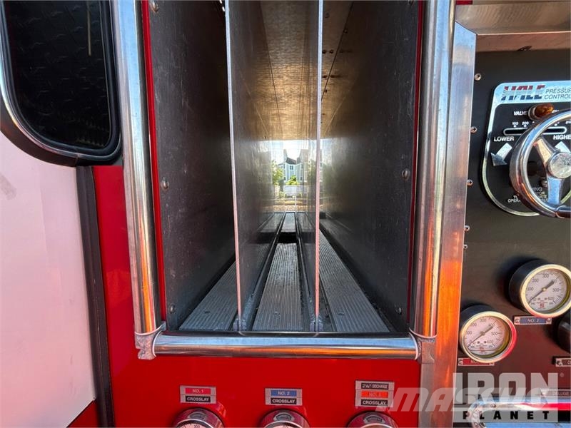 Sutphen Deluge 4x2 Crew Cab Fire Truck Hasičské vozy