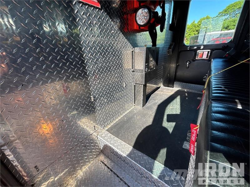 Sutphen Deluge 4x2 Crew Cab Fire Truck Hasičské vozy
