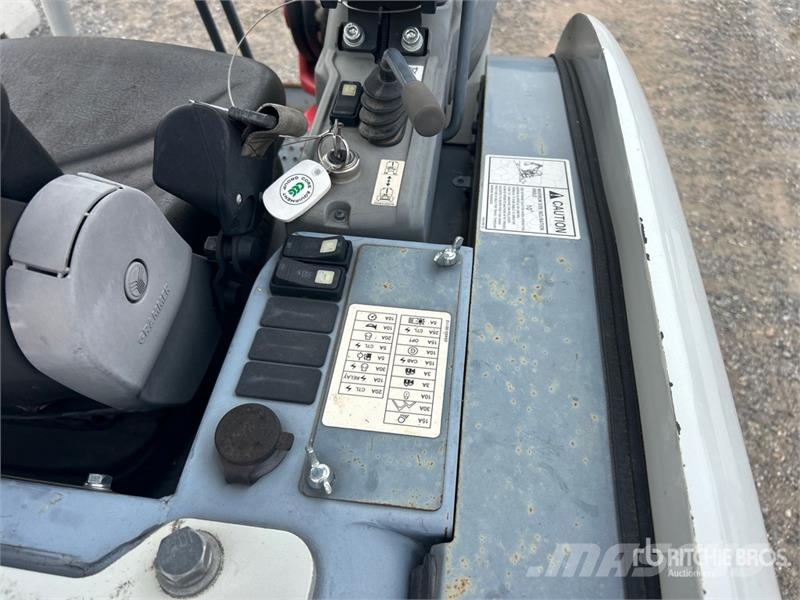 Takeuchi TB225R Miniexcavadoras