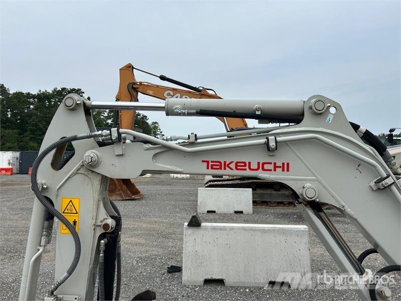 Takeuchi TB225R Miniexcavadoras