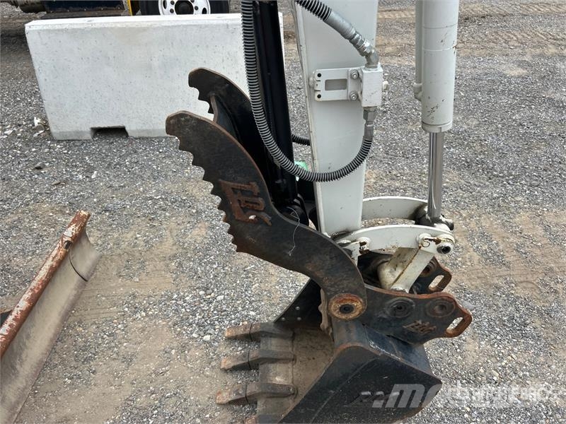 Takeuchi TB225R Miniexcavadoras