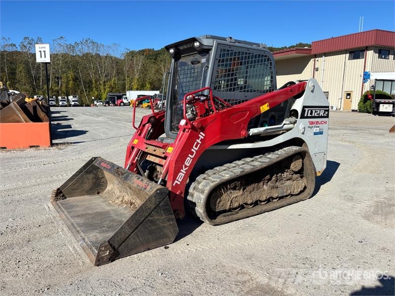 Takeuchi TL12R2 Two-Speed High Flow Compact Track Loader Lietoti riteņu kompaktiekrāvēji