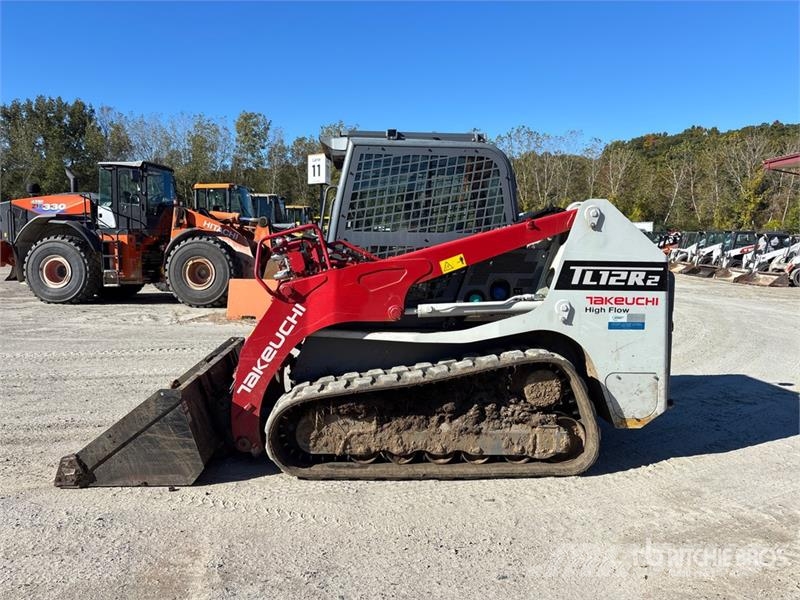 Takeuchi TL12R2 Two-Speed High Flow Compact Track Loader Lietoti riteņu kompaktiekrāvēji