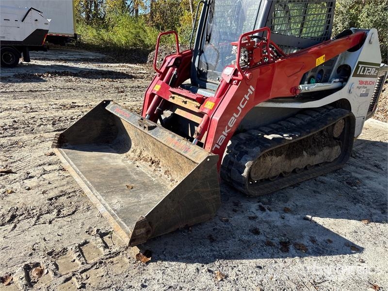 Takeuchi TL12R2 Two-Speed High Flow Compact Track Loader Lietoti riteņu kompaktiekrāvēji