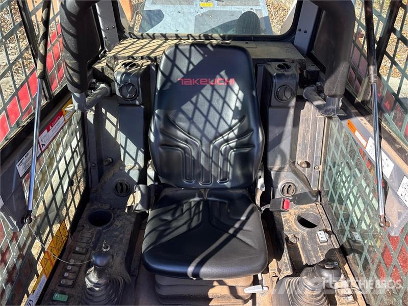 Takeuchi TL12R2 Two-Speed High Flow Compact Track Loader Lietoti riteņu kompaktiekrāvēji