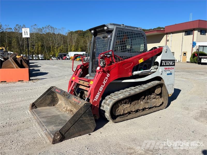 Takeuchi TL12R2 Two-Speed High Flow Compact Track Loader Lietoti riteņu kompaktiekrāvēji
