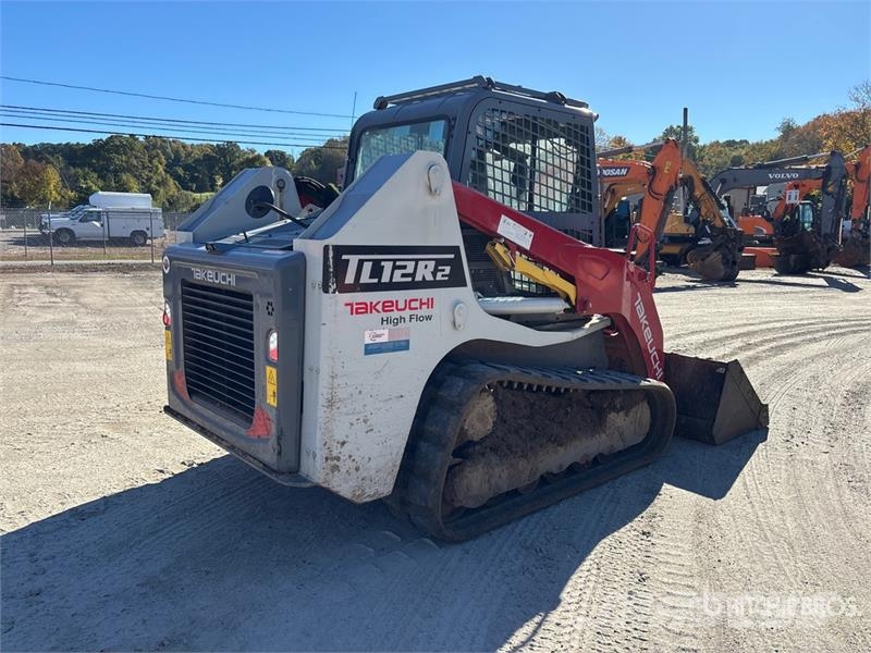 Takeuchi TL12R2 Two-Speed High Flow Compact Track Loader Lietoti riteņu kompaktiekrāvēji