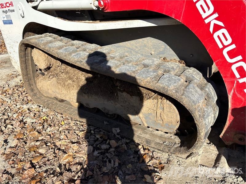 Takeuchi TL12R2 Two-Speed High Flow Compact Track Loader Lietoti riteņu kompaktiekrāvēji