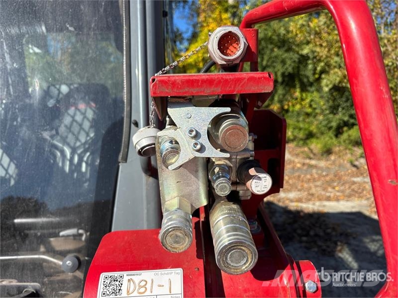Takeuchi TL12R2 Two-Speed High Flow Compact Track Loader Lietoti riteņu kompaktiekrāvēji