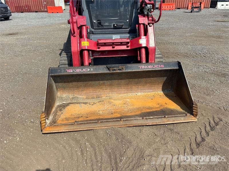 Takeuchi TL12V2 Šmykom riadené nakladače