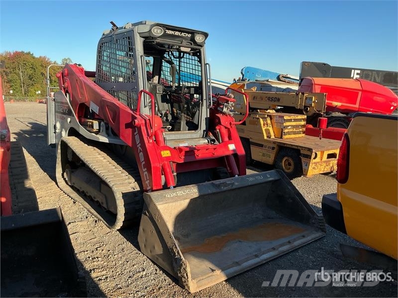 Takeuchi TL12V2 لوادر انزلاقية التوجيه