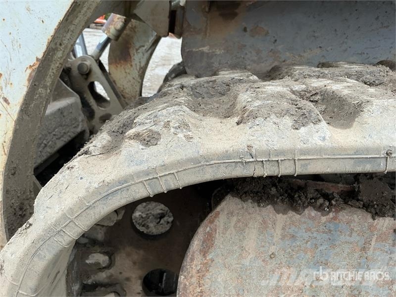 Takeuchi TL140 Мини-погрузчики