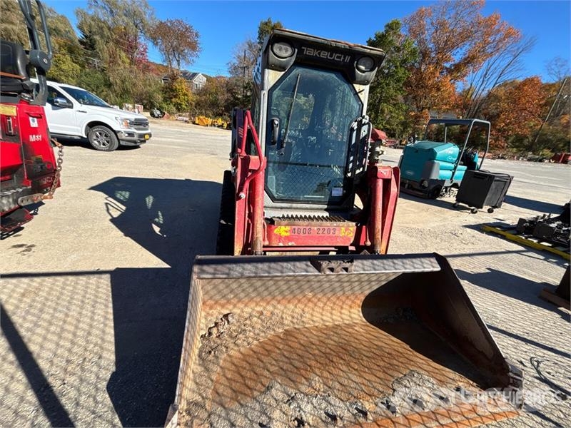Takeuchi TL6R Two-Speed Compact Track Loader (Inoperable) Skid steer loaders