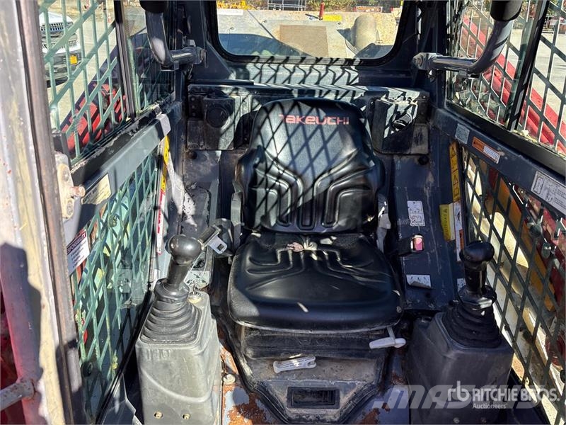 Takeuchi TL6R Two-Speed Compact Track Loader (Inoperable) Skid steer loaders