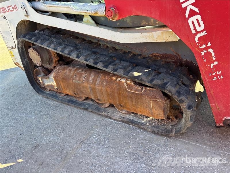 Takeuchi TL6R Two-Speed Compact Track Loader (Inoperable) Skid steer loaders