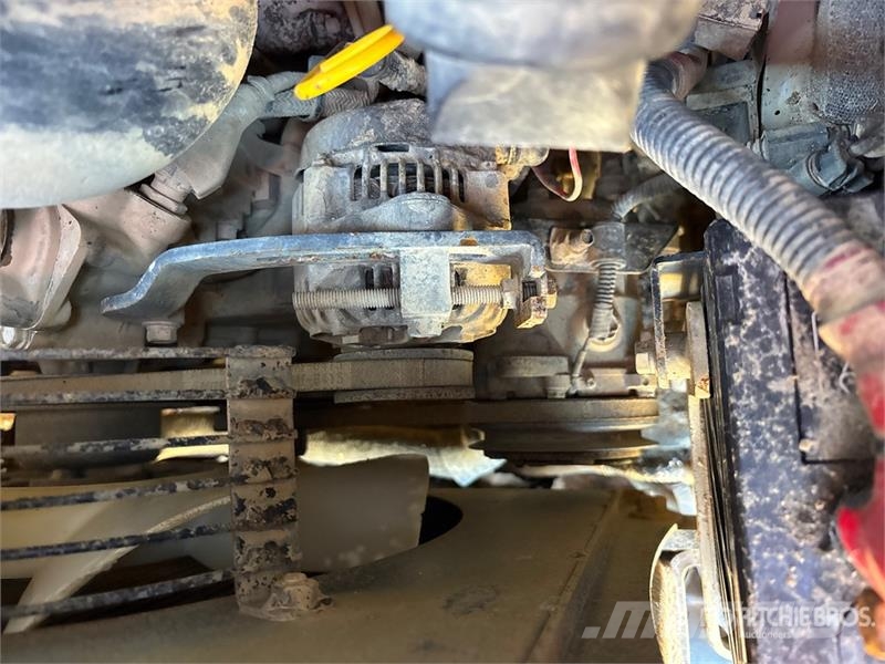 Takeuchi TL6R Two-Speed Compact Track Loader (Inoperable) Skid steer loaders