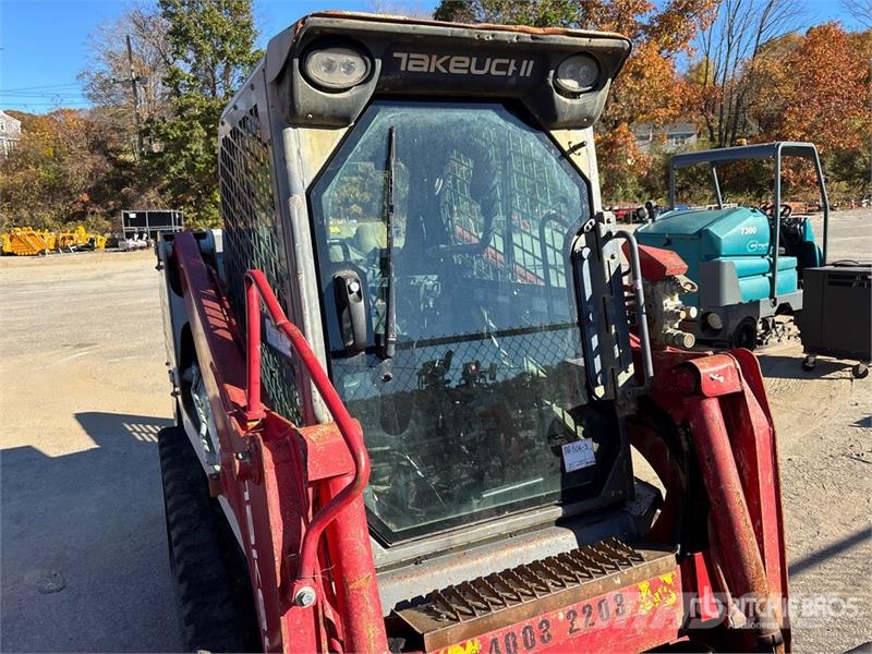 Takeuchi TL6R Two-Speed Compact Track Loader (Inoperable) Skid steer loaders