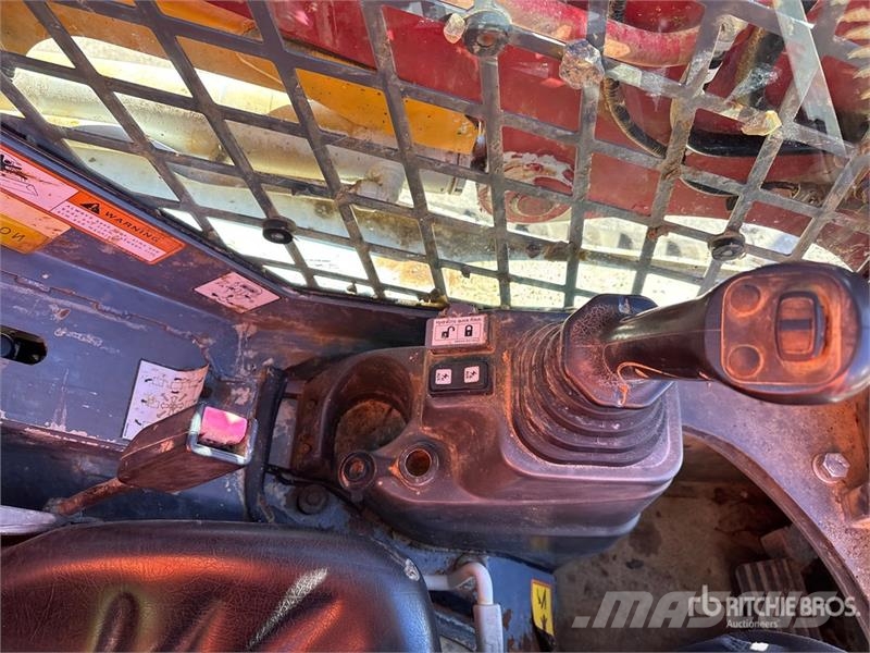 Takeuchi TL6R Two-Speed Compact Track Loader (Inoperable) Skid steer loaders