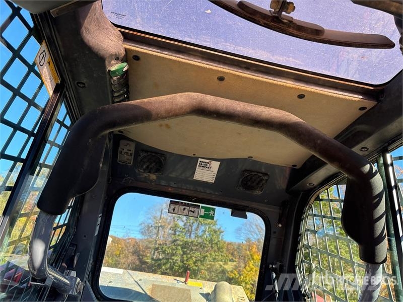 Takeuchi TL6R Two-Speed Compact Track Loader (Inoperable) Skid steer loaders