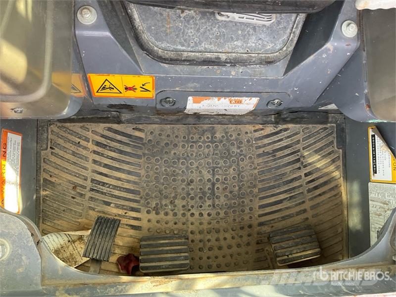 Takeuchi TL8R2 Compact Track Loader (Inoperable) Lietoti riteņu kompaktiekrāvēji