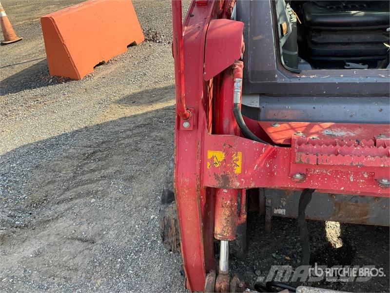 Takeuchi TL8R2 Compact Track Loader (Inoperable) Lietoti riteņu kompaktiekrāvēji