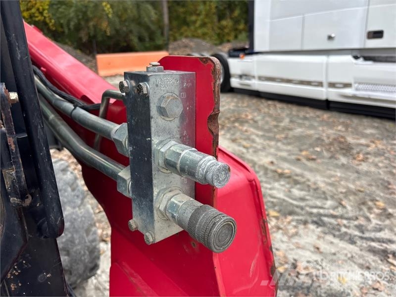 Takeuchi TS80V-2 Skid Steer Loader Міні-навантажувачі
