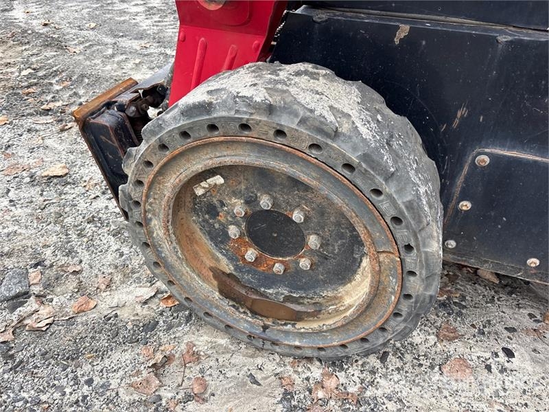 Takeuchi TS80V-2 Skid Steer Loader Міні-навантажувачі