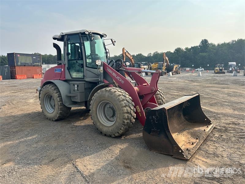 Takeuchi TW95C2HS Gumikerekes homlokrakodók