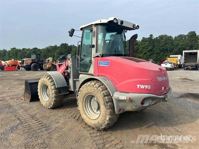 Takeuchi TW95C2HS Gumikerekes homlokrakodók