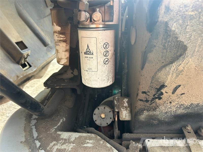 Takeuchi TW95C2HS Gumikerekes homlokrakodók
