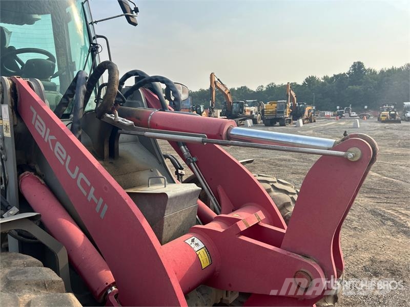 Takeuchi TW95C2HS Gumikerekes homlokrakodók