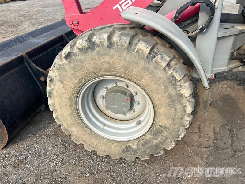 Takeuchi TW95C2HS Gumikerekes homlokrakodók