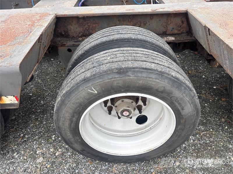 Talbert T3DW-50SA Tri/A Removable Gooseneck Lowboy Trailer 低架裝載車