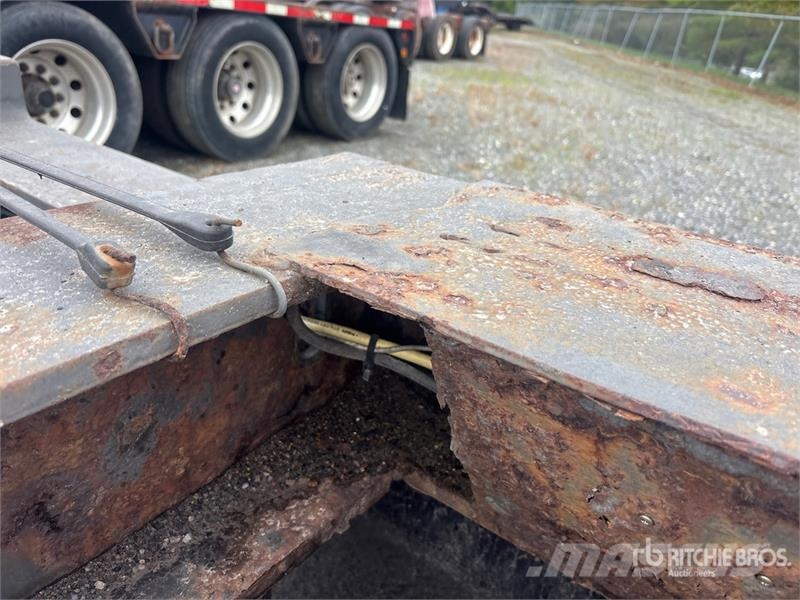 Talbert T3DW-50SA Tri/A Removable Gooseneck Lowboy Trailer 低架裝載車
