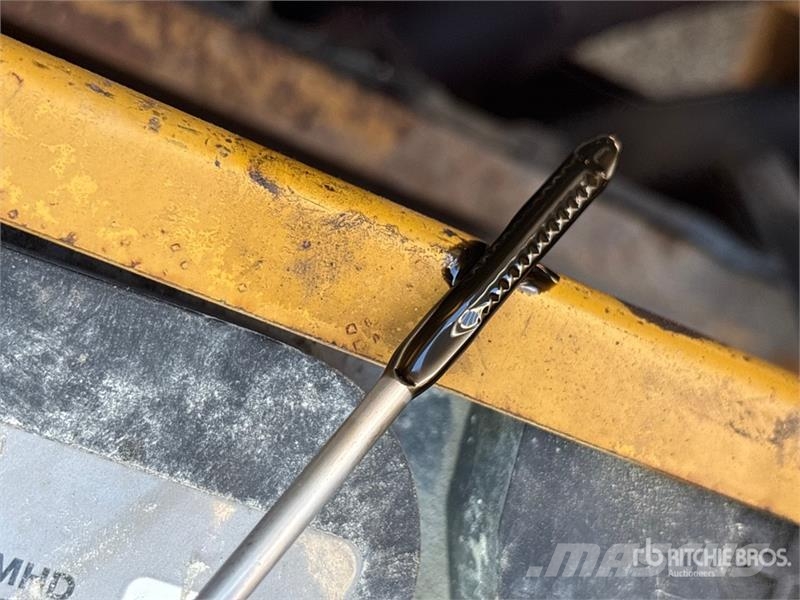TCM FD40Z6 7800 lb Pneumatic Tire Forklift Targoncák-Egyéb