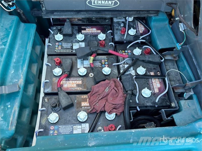 Tennant T16 Ride-On Electric Floor Scrubber Other trailers
