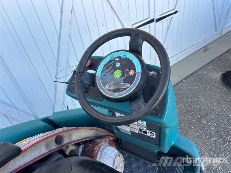 Tennant T16 Ride-On Electric Floor Scrubber Other trailers