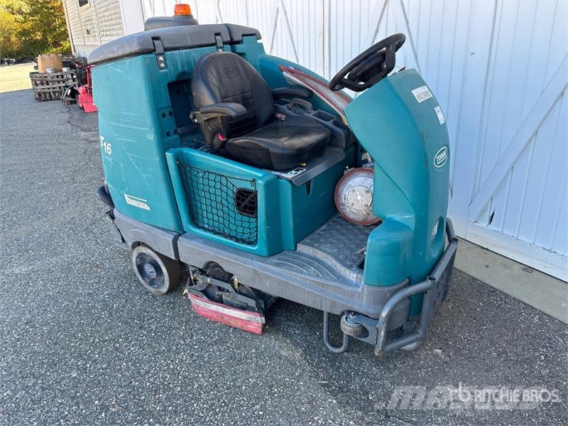 Tennant T16 Ride-On Electric Floor Scrubber Other trailers